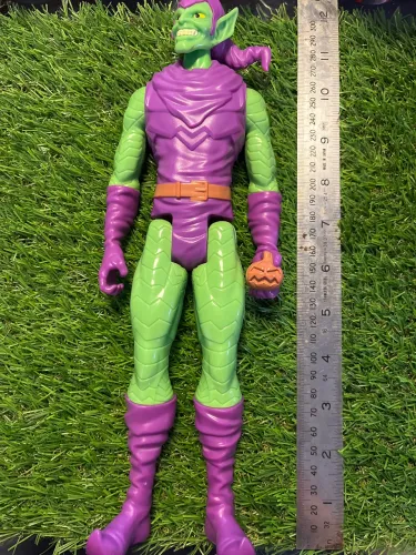 Duende Verde Articulado Titan Hero Hasbro