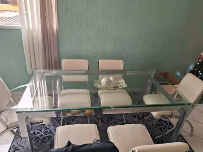 Mesa de Jantar de Alumínio com Vidro e Cadeiras