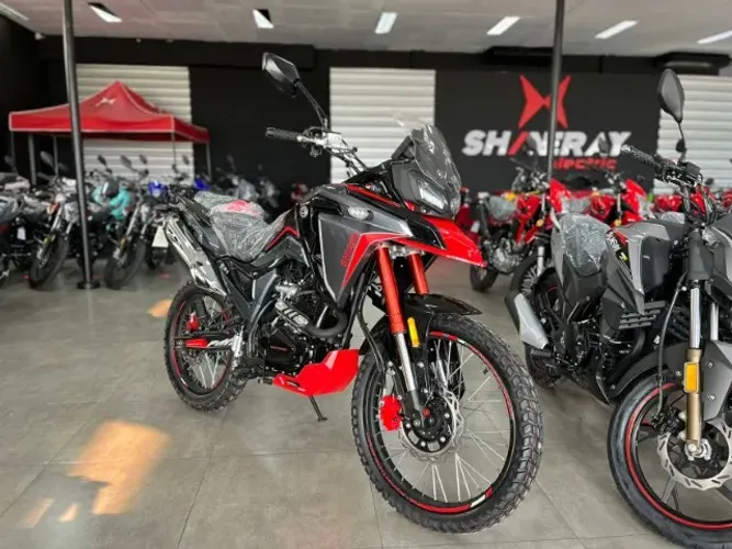 SHI 250 EFI PRETA COM VERMELHO