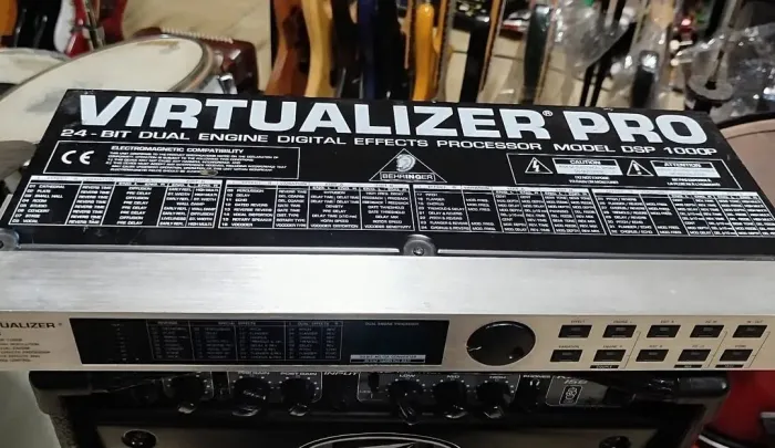 Processador de Efeitos Digital Behringer Virtualizer Pro DSP1000P