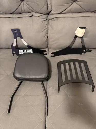 Sissybar com grelha e engate rápido (FatBoy)