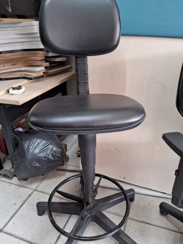 Cadeira ergonômica preta