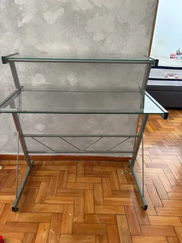 Mesa de Vidro e Metal Moderna