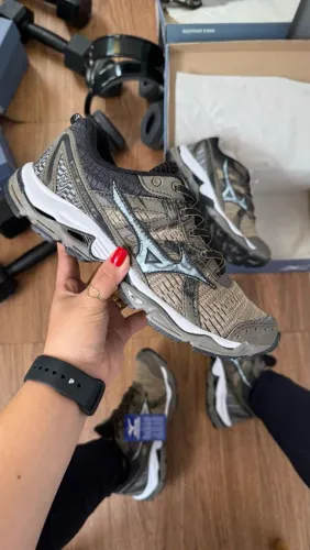 Tênis Mizuno Wave Nirvana 7 -