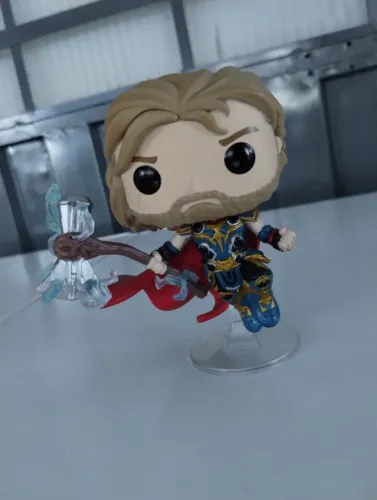 Funko Pop Thor #1040 amor e trovão - Original com Caixa