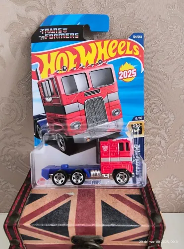 Carrinho hot Wheels 1:64 Transformers Optimus Prime 
