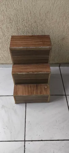 Escadinha de madeira MDF
