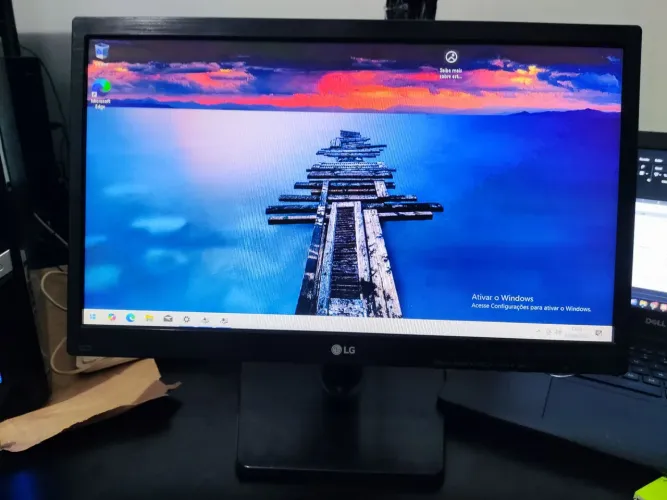Monitor LG Flatron 19.5 polegadas