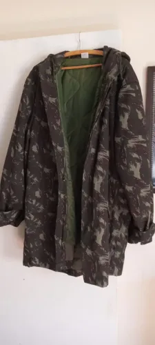 Casaco e calça Camuflado Militar com Capuz