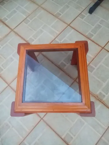 Mesa Centro ou Canto Madeira Maciça/Vidro 45x45 x 40  Altura 