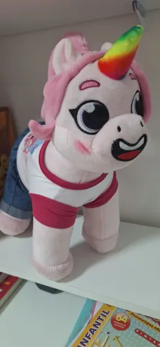 Unicornio unibrilho criativos com roupa do stitch