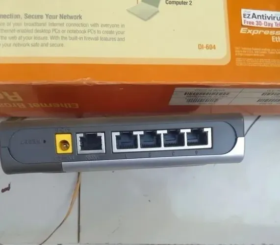 Roteador ethernet D-Link 4 portas RJ-45 nunca usado