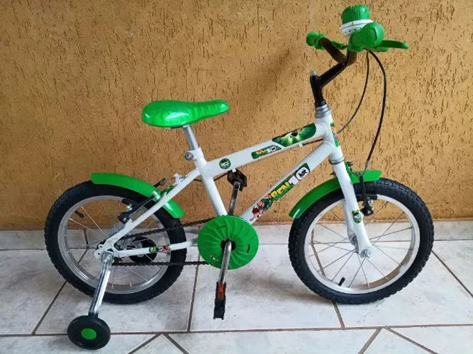 Bicicleta infantil masculina aro 16. Seminova. Pneus novos. Perfeito estado.