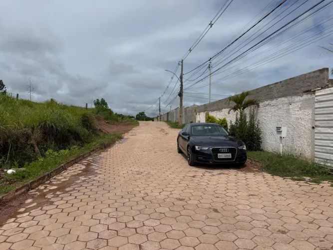 CASA 1 QUARTO COM LAZER COMPLETO NO LOTE DE 400 METROS CONDOMÍNIO TOP