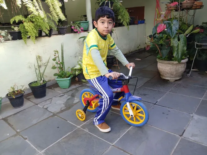 Bicicleta infantil marca FIREMAN Infantil aro 12, muito nova.