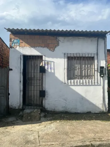 Vendo uma casa na Pratinha 2