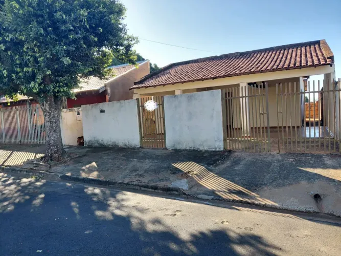 Uma casa de laje no bairro paraíso em Fernandópolis