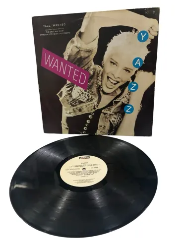 disco de vinil (LP) "Wanted" da cantora britânica Yazz, lançado 1988 gravadora Stiletto