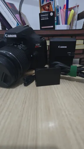 Canon T100 