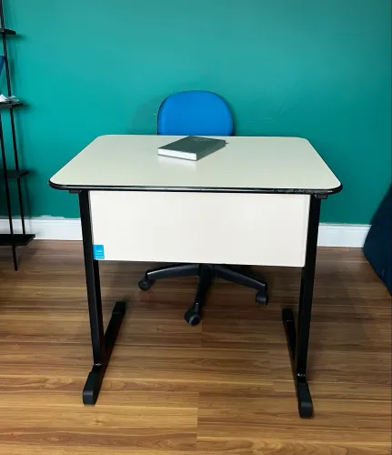 Mesa Pequena de apoio/Estudos 