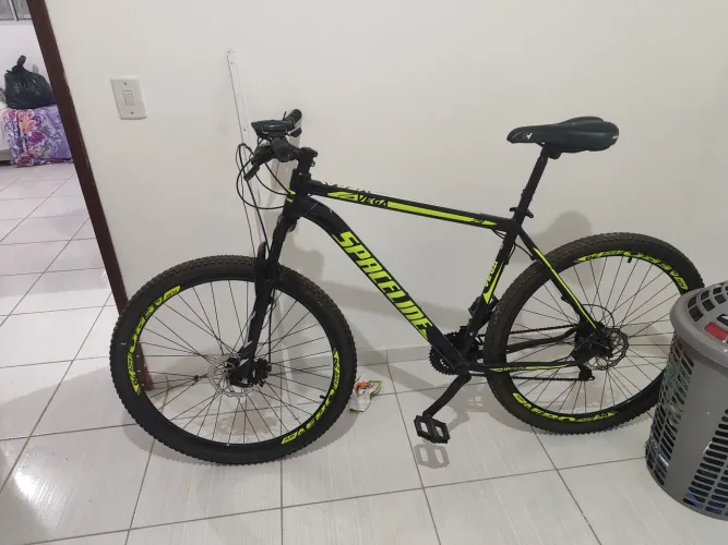 Bicicleta aro 29 tamanho 21, usada pouquíssimas vezes.