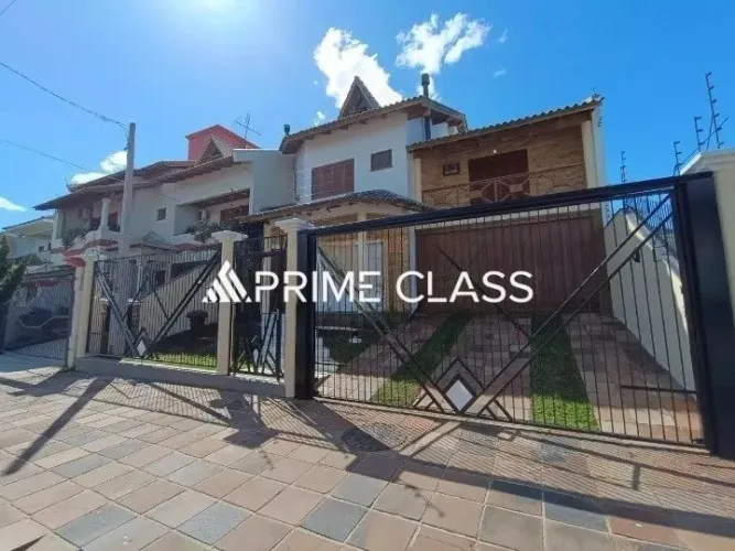 Sobrado 4 dormitórios com 1 suíte e piscina, Bairro Moinhos de Vento x Próximo ao ParkShop