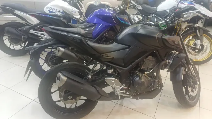 MT 03 TOP