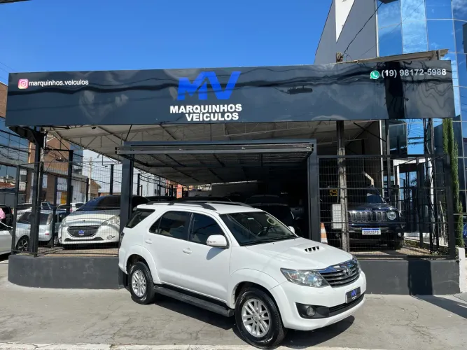 Toyota Hilux SW4 SRV D4-d 4X4 3.0 TDI Dies. AUT 2015