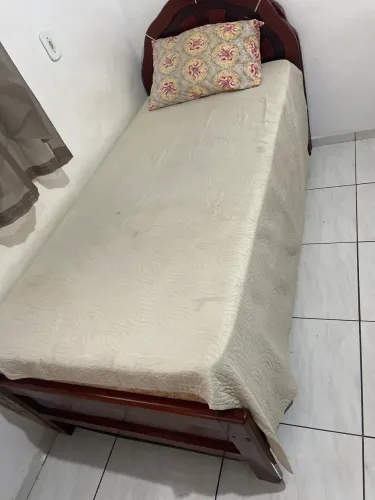 Vendo cama solteiro 