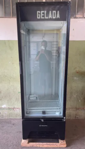 Cervejeira Expositor Metalfrio Optima 435 litros