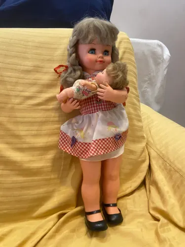 Duas bonecas mãezinha