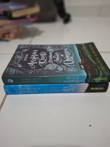 LIVROS ARISTÓTELES E DANTE