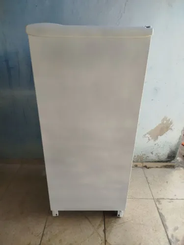Geladeira marca Consul bem conservada motor original nunca foi mexido faço entrega