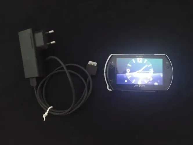 PSP Go 16GB Desbloqueado
