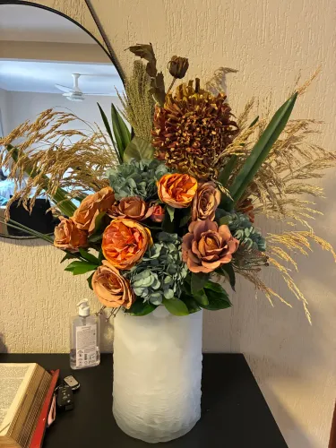 Arranjos com Flores Artificiais e Desidratadas