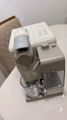 Cafeteira Nespresso Lattissima Branca 110V - Excelente estado