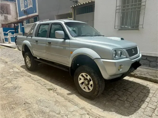 Mitsubishi L200 GLS 2.5 4X4 CD Diesel 2004