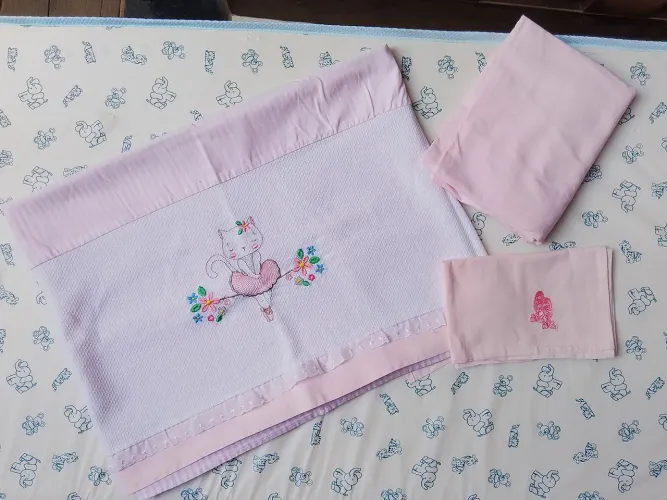 Bazar baby jogo de berço