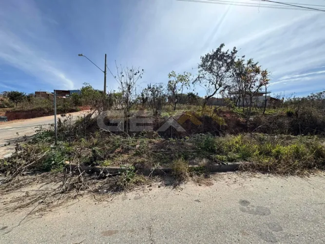 Lote à venda no Residencial Lagoa Park de esquina com 218,42 m².