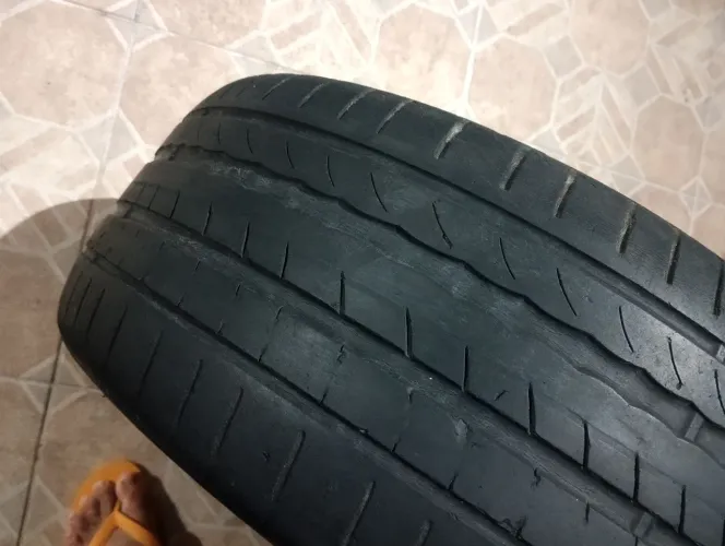 Pneu em bom estado 235/45R18 Pirelli 