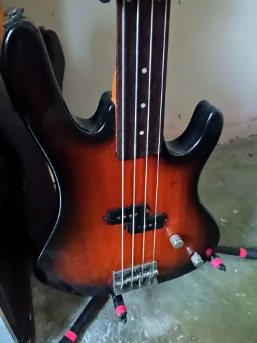 Contrabaixo Elétrico Washburn 4 Cordas