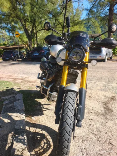 Moto extremante nova ! Sem detalhes . Pneus novos ! Pneu dianteiro zero !! 