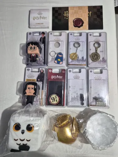 Conjunto com 13 itens Harry Potter ao cubo