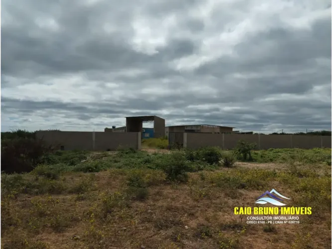 Excelente Fazenda de 27 hectares com acesso ao Rio....