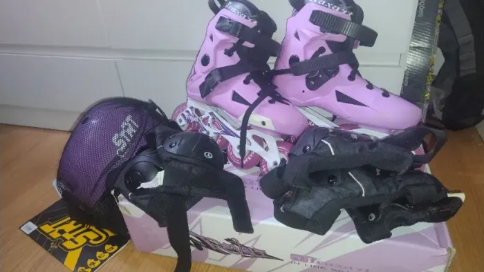 Patins Revolt Traxart Lilás acompanha kit proteção completa original Traxart e capacete 