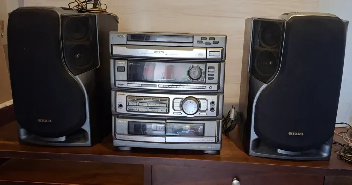 VENDO APARELHO DE SOM ANTIGO AIWA