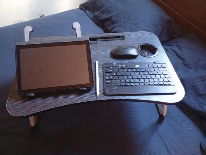Tablet com acessórios
