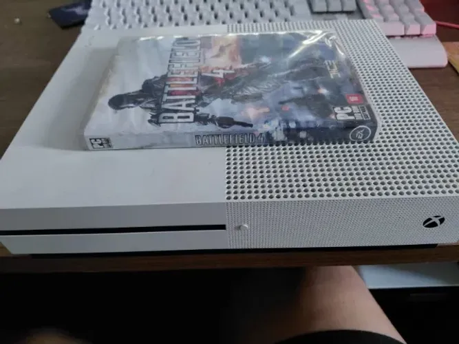 Console X box one + jogo battlefield 4