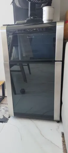 Adega Eletrolux duas portas aço inox linda e útil