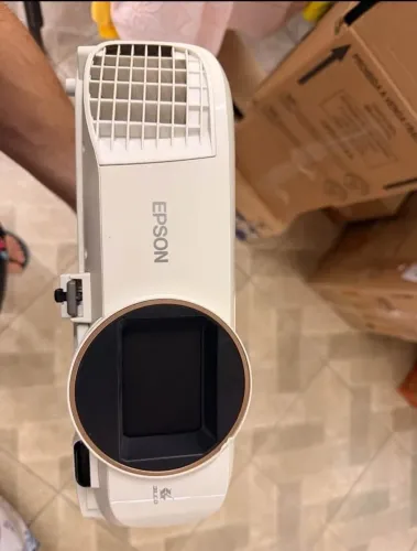 Vendo pisos porcelanato 35 metros quadrados e um projetor semi novo 